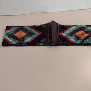 Beaded woven stretch belt